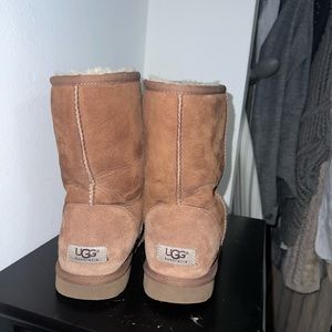 UGGS